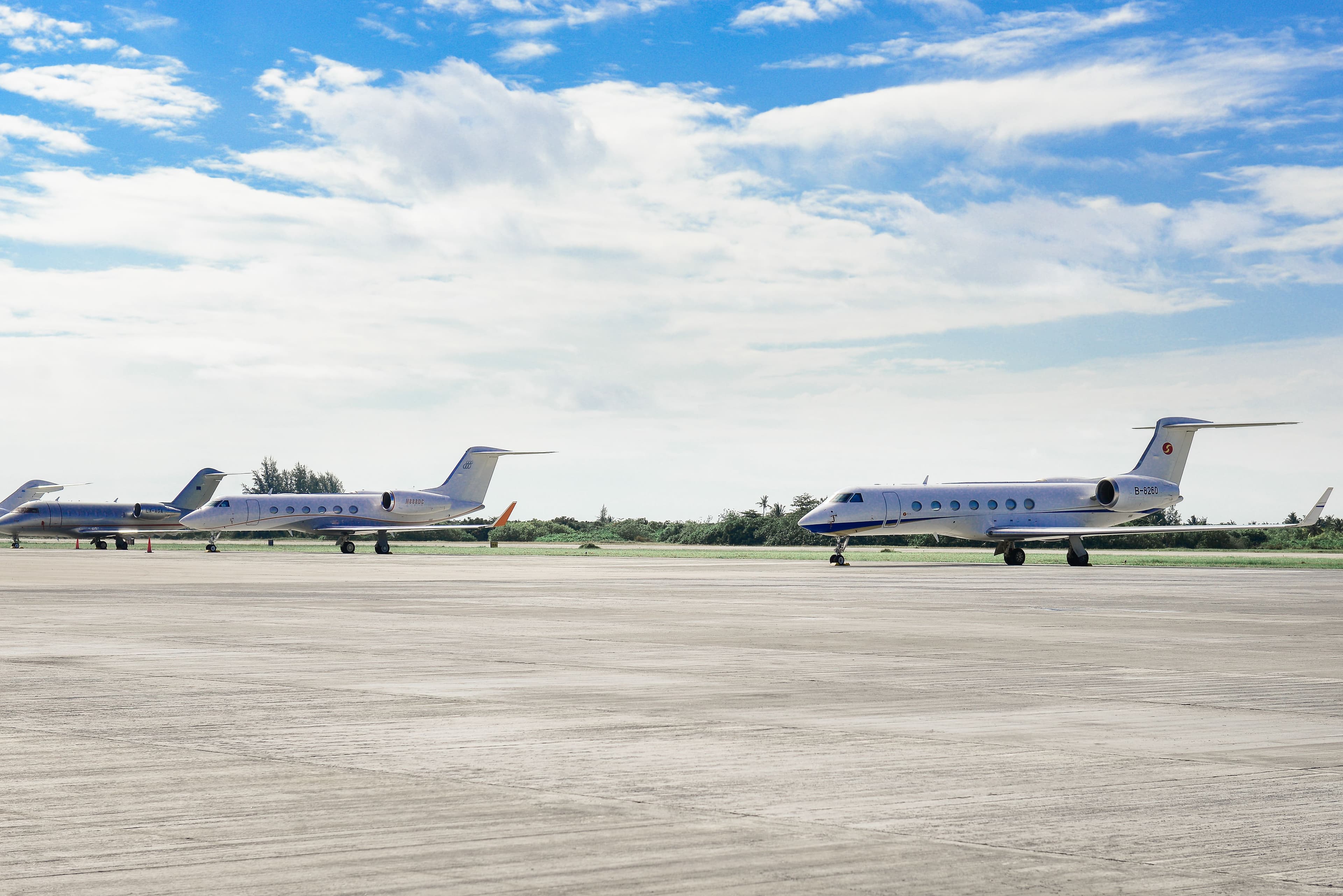 Van Nuys Airport, Van Nuys
